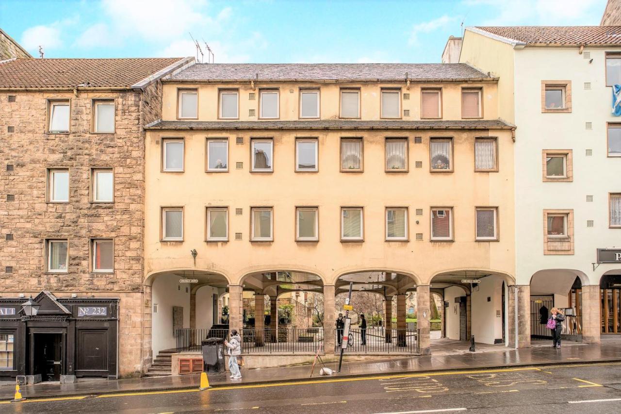 Charming Old Town 2 Bed Apt, 2Mins From Royal Mile Edinburgh Bagian luar foto