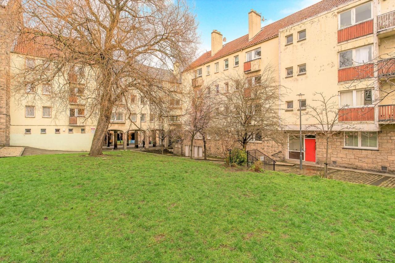 Charming Old Town 2 Bed Apt, 2Mins From Royal Mile Edinburgh Bagian luar foto