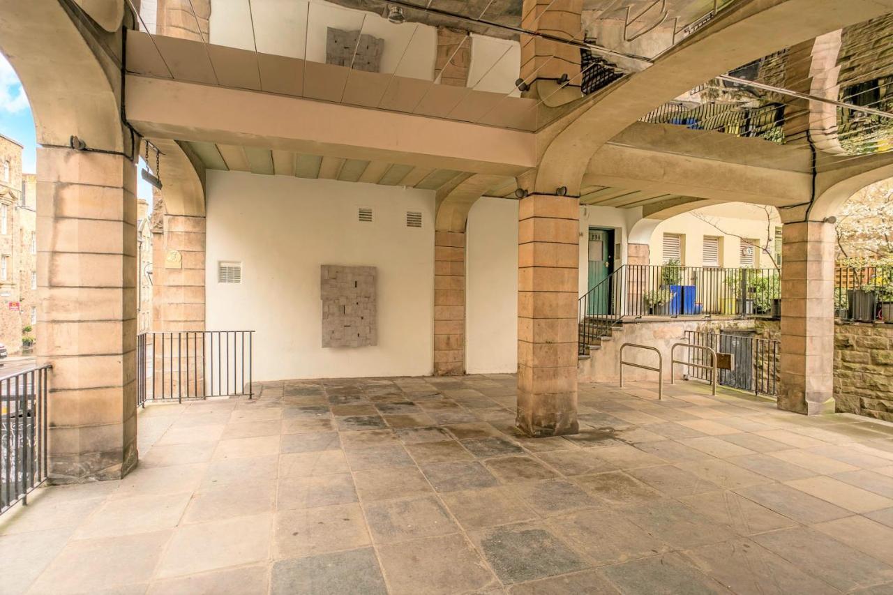 Charming Old Town 2 Bed Apt, 2Mins From Royal Mile Edinburgh Bagian luar foto