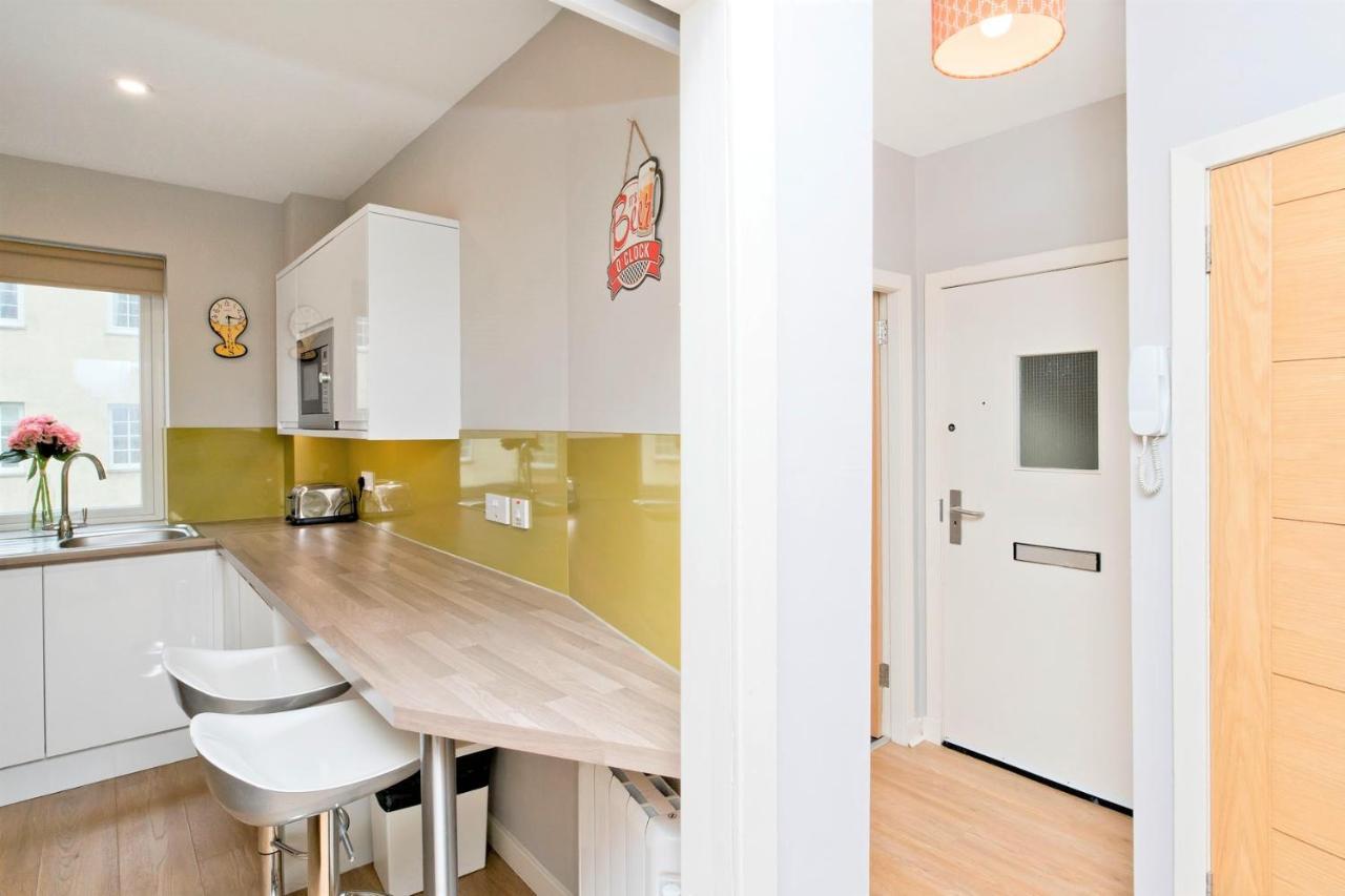 Charming Old Town 2 Bed Apt, 2Mins From Royal Mile Edinburgh Bagian luar foto
