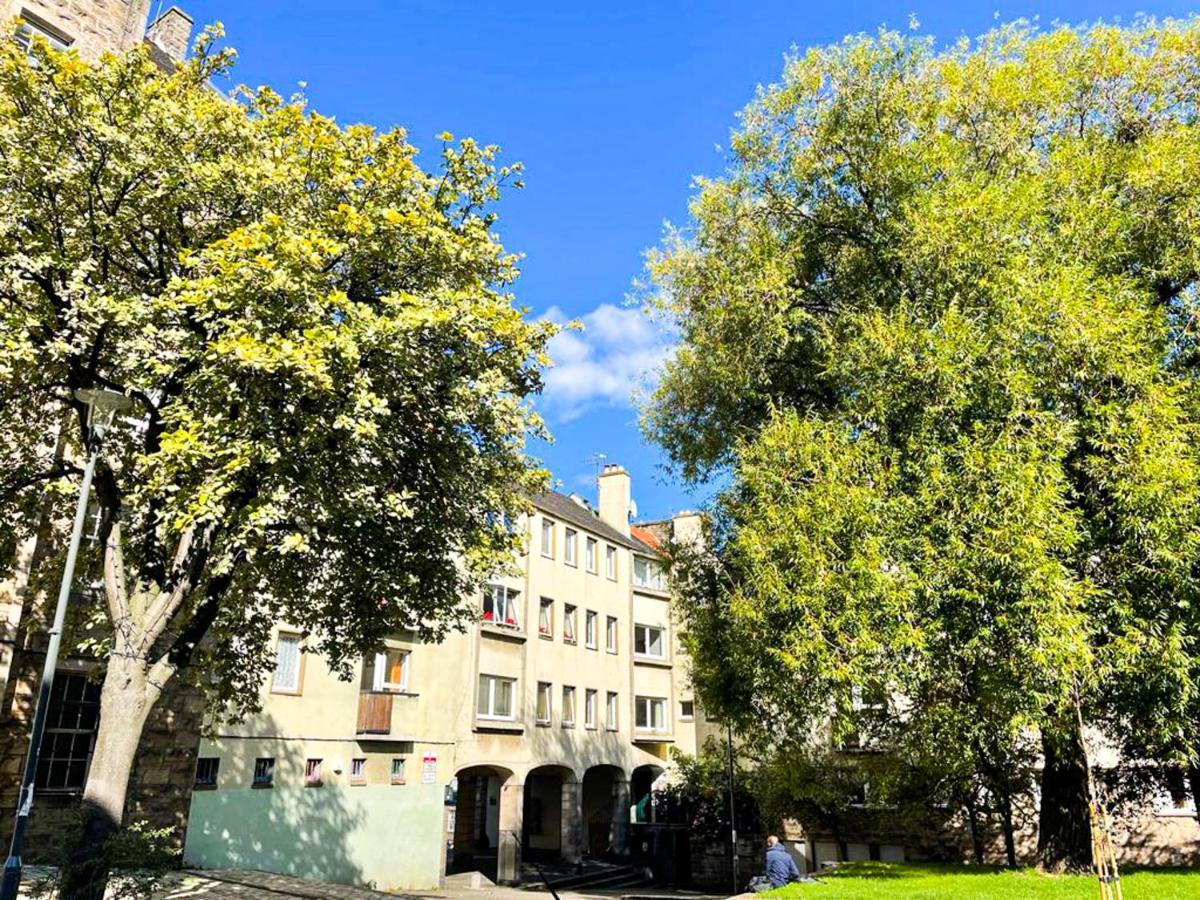 Charming Old Town 2 Bed Apt, 2Mins From Royal Mile Edinburgh Bagian luar foto